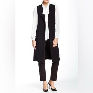 🍂 Harlowe & Graham Black Sleeveless Coat